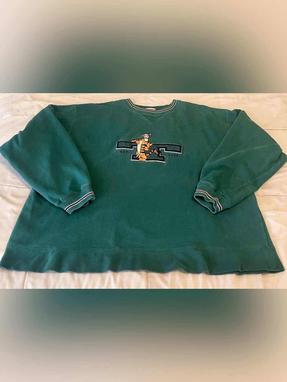 Vintage Disney Store Green Tigger Winnie The Pooh Pullover Sweatshirt size xxl